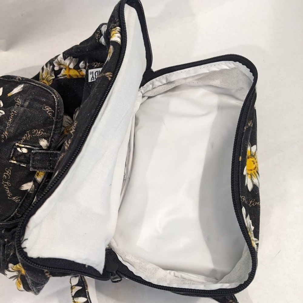 Vintage Sassaby Daisy Floral Mini Backpack Black He Loves Me 90s Sling Bag Y2K - Picture 8 of 16